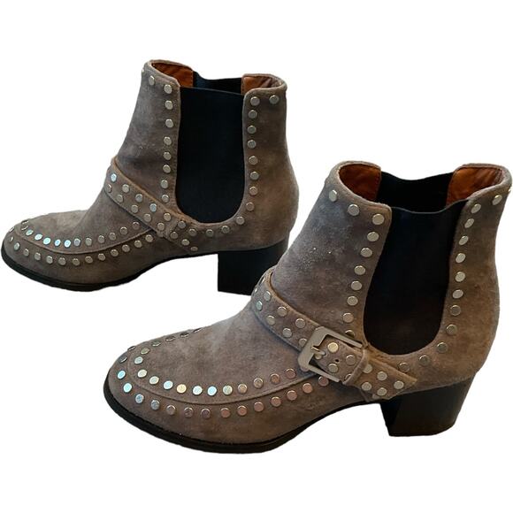 EUC $320 Lola Cruz Anthropologie Gray Suede Studded Chelsea Boots Size 37 or 6.5 - Picture 4 of 12